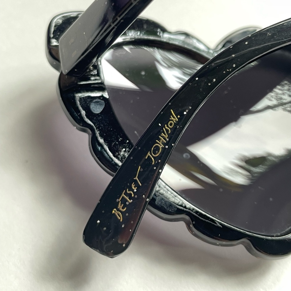 Betsey Johnson Black Glitter Sunglasses - Picture 8 of 8